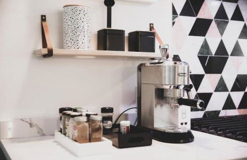 Sophisticated Minimalist Modern Home w/pool and spa - Foto 9