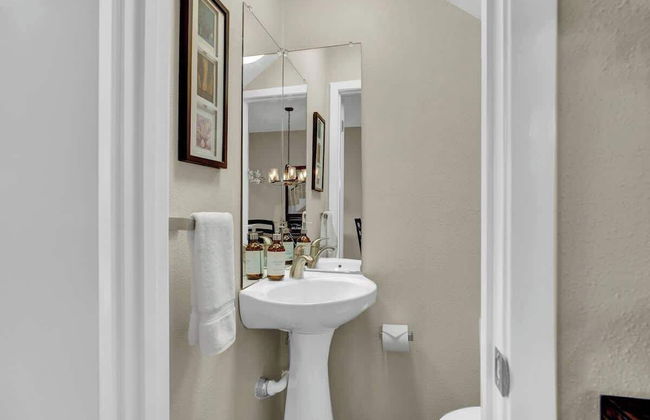 Luxury Riverfront Condo 1 BLK to Schlitterbahn! - Foto 25