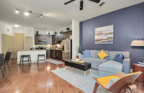 Lux Mid-Rise Walking Distance to NRG Stadium - Foto 32