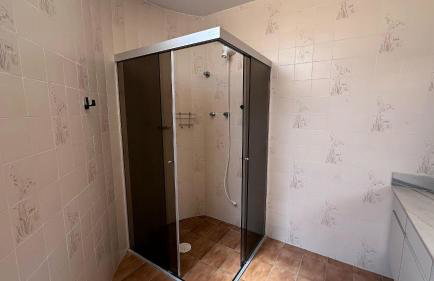 Quarto Elegante - Casa com piscina no Centro - Foto 10