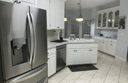 Spacious King Suite Home With Serene Patio - Foto 10