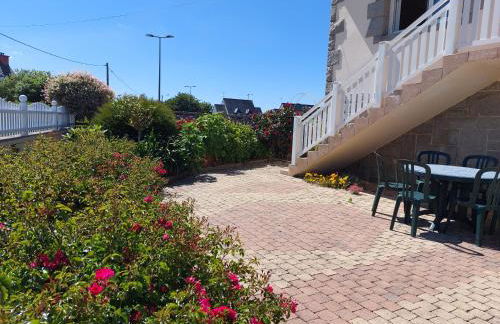 TY ANN maison avec jardin clos de mur, à proximité des commerces et à 3km des plages - Foto 38