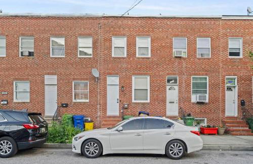 Charming Home Parking, Sleeps 10, WFH Space - Foto 7