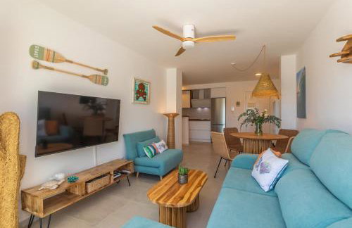 Apartamento con terraza, piscina y parking - Foto 1