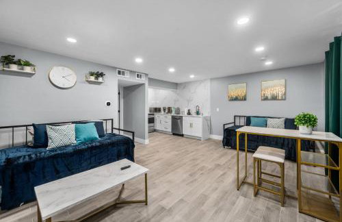 Chic & Cozy Montrose Apt with Pool & Parking - Foto 12