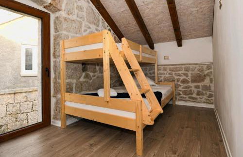 Stone House in Makarska with Pool & Mountain View - Foto 9