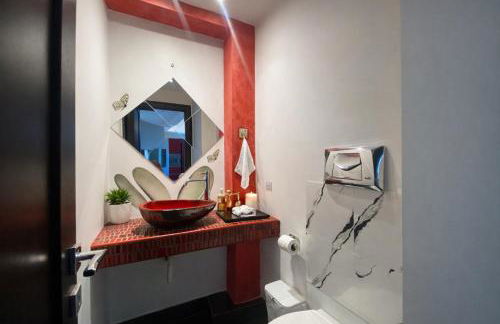 5-Star feel - Luxury penthouse for 4 with huge balcony & view ,8 min from Athens airport - Foto 19