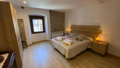 Pis turístic de 170 m2 a la plaça Porxada de Bagà - Foto 4, towels, wardrobe