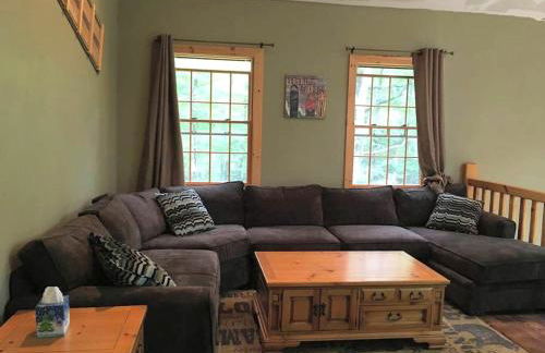 Cozy Vacation Rental for 10 with a Fire Pit in Jim Thorpe, Pennsylvania - Photo 27