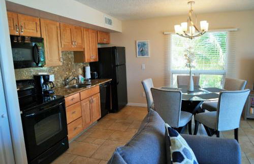 Beach and sunset view from your balcony - Photo 18