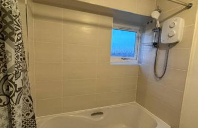 Cosy House- Sleeps 7 Centrally Located Free Parking, Fast WIFI Smart Tv with Sky and Netflix Business Travellers Relocators Leisure Welcome - Foto 38