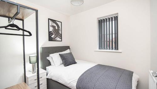 Solid Mirror Modern Riverside Home, Doncaster - Foto 3