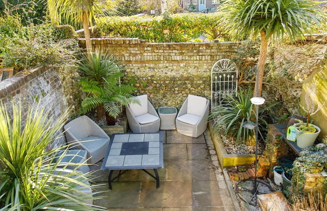 Terraced Townhouse Close to City Centre - Photo 46