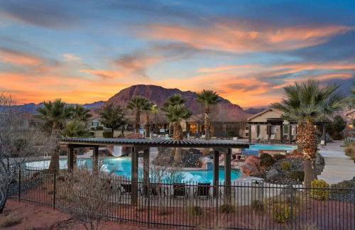 33| Poolside Retreat in St George with 3 Deck Views - Foto 1