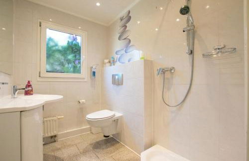 Tolstov House - 6 Room Villa with Garden - 15 Min Messe DUS & Airport DUS - Photo 46