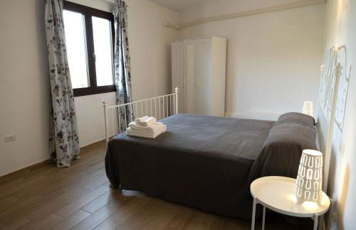 GuestHost - Comfy Two-Levels Apartment with Terrace! - Foto 4