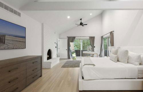 Wainscott Woods by Rove Travel - Luxe Estate with Pool - Foto 26