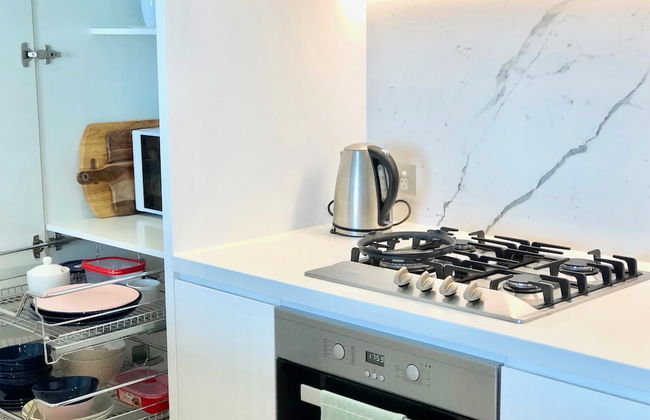 Deluxe and Brand New Lakeside Apartment - Foto 16