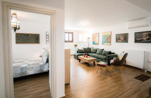 Mermaid Beachfront Villa - Photo 2