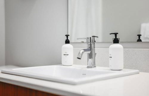 NEW Great Escape 404 2BR Condo Near Downtown and Bay - Photo 33