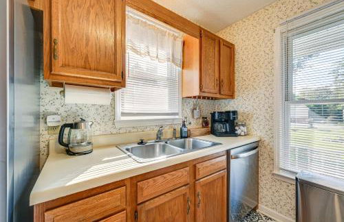 Home with Large Yard 6 Mi to Dtwn Winston-Salem! - Foto 8