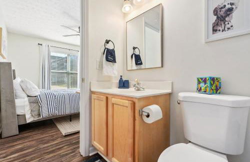 New 4BR 4BA AU Oasis 2 Mins to Downtown & Stadium Sleeps 10 - Foto 13