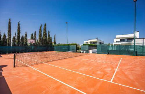 Villa Ula in Pula with heated pool, sauna & private tennis court - Photo 10