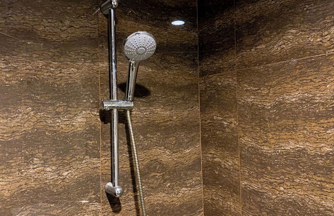 Modern Look 2Br At Lucky Tower Residence Apartment - Foto 20