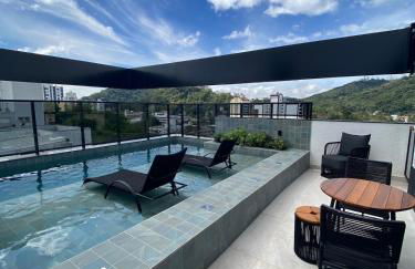 Loft com Piscina no Rooftop centro de Blumenau - Foto 9
