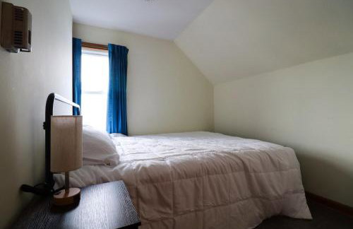 Spacious 6-bedroom house in charming Niagara Falls with AC - Foto 3