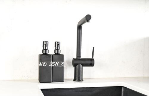 Historic 2-Bed Hideaway Near Hampton Court Palace - Foto 18