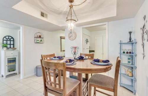 Waterfront Community w/ Perks: Mary Esther Condo - Foto 10