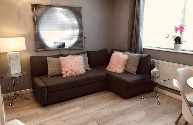 2 Bedroom Luxe Dockland Apartment with Parking - Foto 10