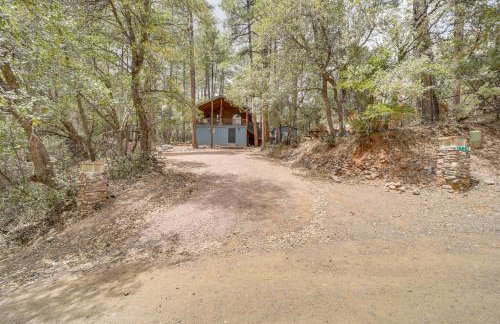 Near Fossil Creek and Trails Scenic Pine Cabin! - Foto 31