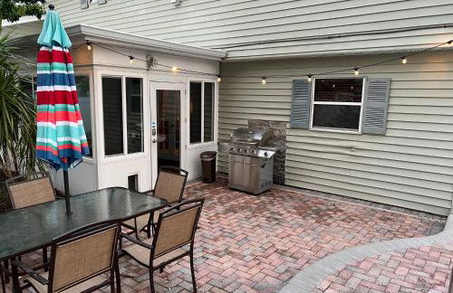 Poolside Paradise & Beach Bound - Foto 21