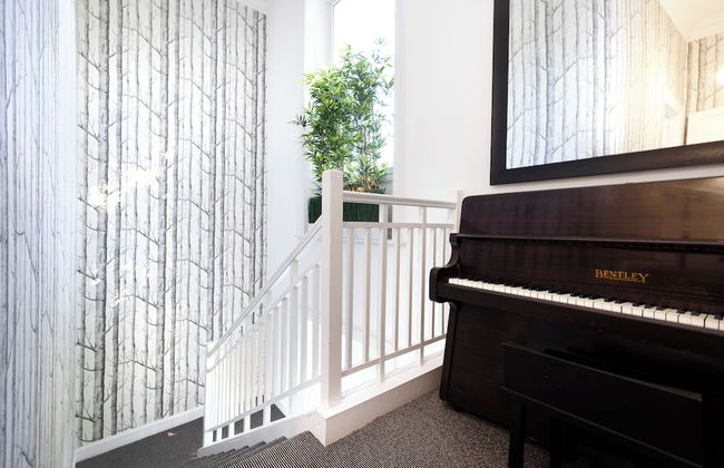 Delightful 3-bed Flat with Parking - Foto 14