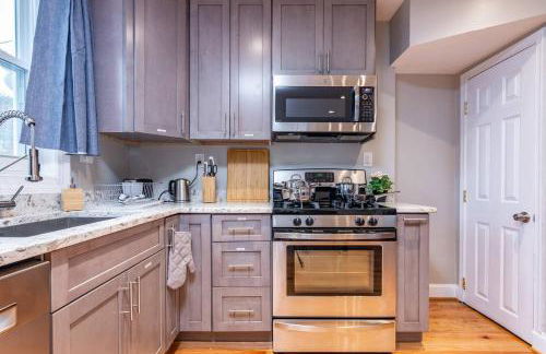 Gorgeous Home 10 min to DC by CozySuites - Foto 11