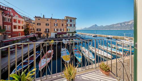 Al Porticciolo Apartment by Gardenjoy - Foto 1