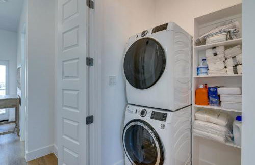 Ocean Views, Steps to Sand! Coastal Galveston Gem - Foto 29