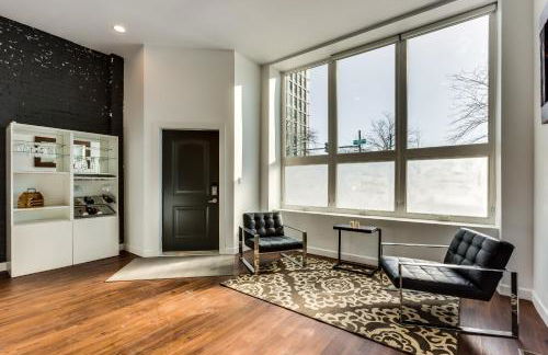 Converted Store Front Home Lets You Live Like a Local in the Heart of it All! condo - Foto 12