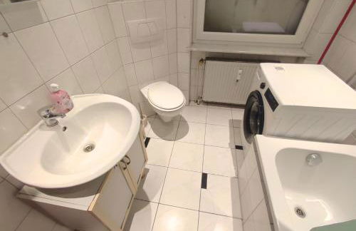 3 Floor XXL House, 7 Rooms, 2 Kitchen, 15 Minutes to Frankfurt, Washing Machine - Foto 20