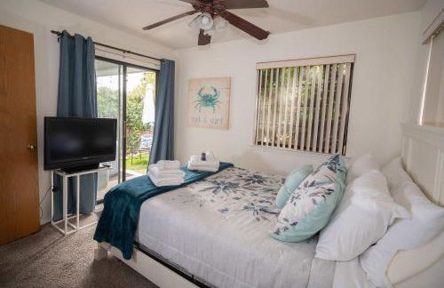 Spacious 3BR Home with Hot Tub & Private Yard - Foto 19