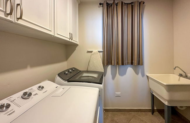 Beach Bliss Retreat 2BR Beachfront Condo - Foto 19