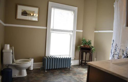 Historic Manor Overlooking Park - Foto 31