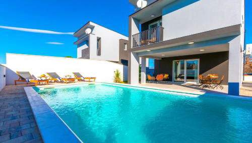 Modern Casa di Lucija with heated pool, near Airport, own parking - Foto 3, sunbed