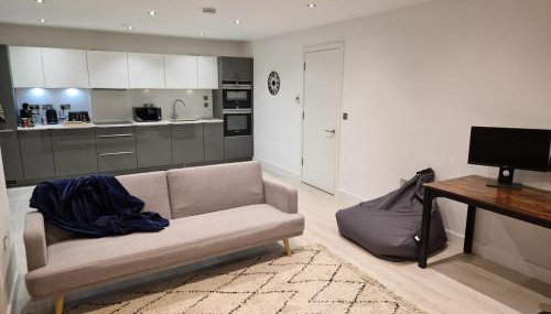 Luxury Corner Apartment by Cambridge Station with Free Allocated Underground Parking & Flexible Beds - Foto 4