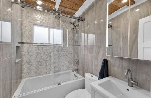 Blue Lagoon Hideaway 3BR Coastal Chic Retreat - Foto 24