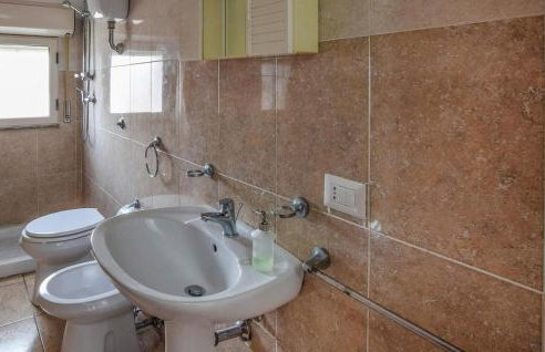 Awesome Apartment In Palmi - Foto 12