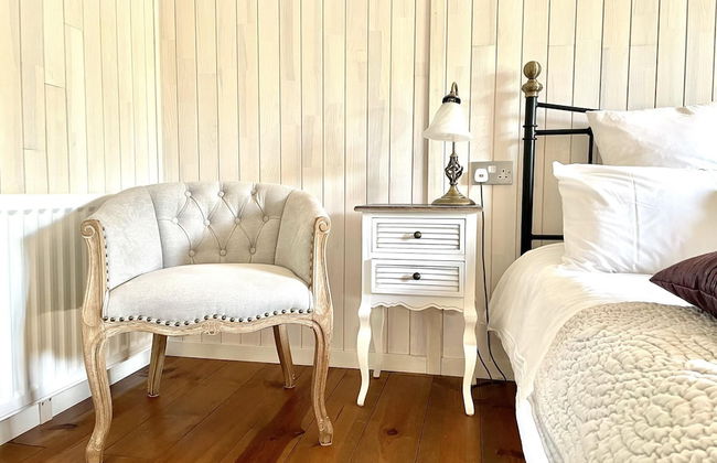 Holiday Lettings Beech Lodge - Stunning 6-bed King - Foto 1