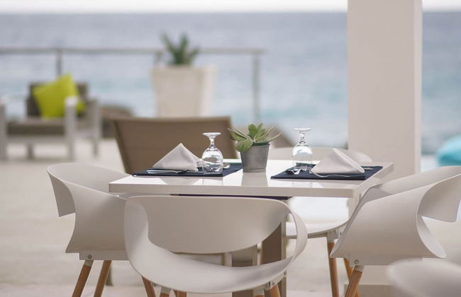 Santosha Whitehouse JM - 10 Bedroom Villa w Private Beach - Photo 8